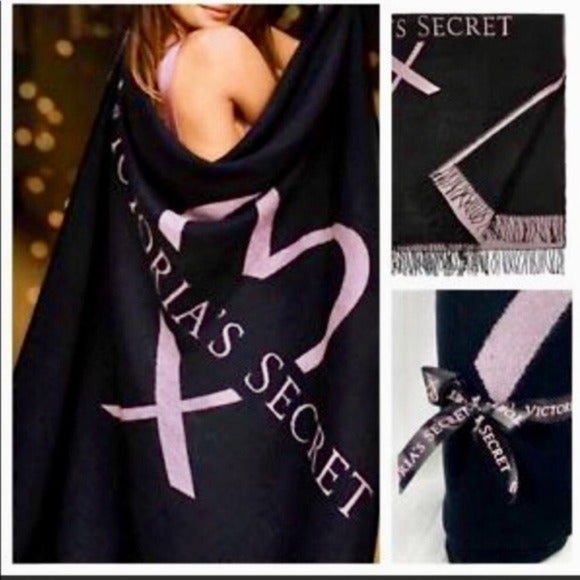 VICTORIA'S SECRET FRINGE THROW BLANKET - Picture 2 of 4